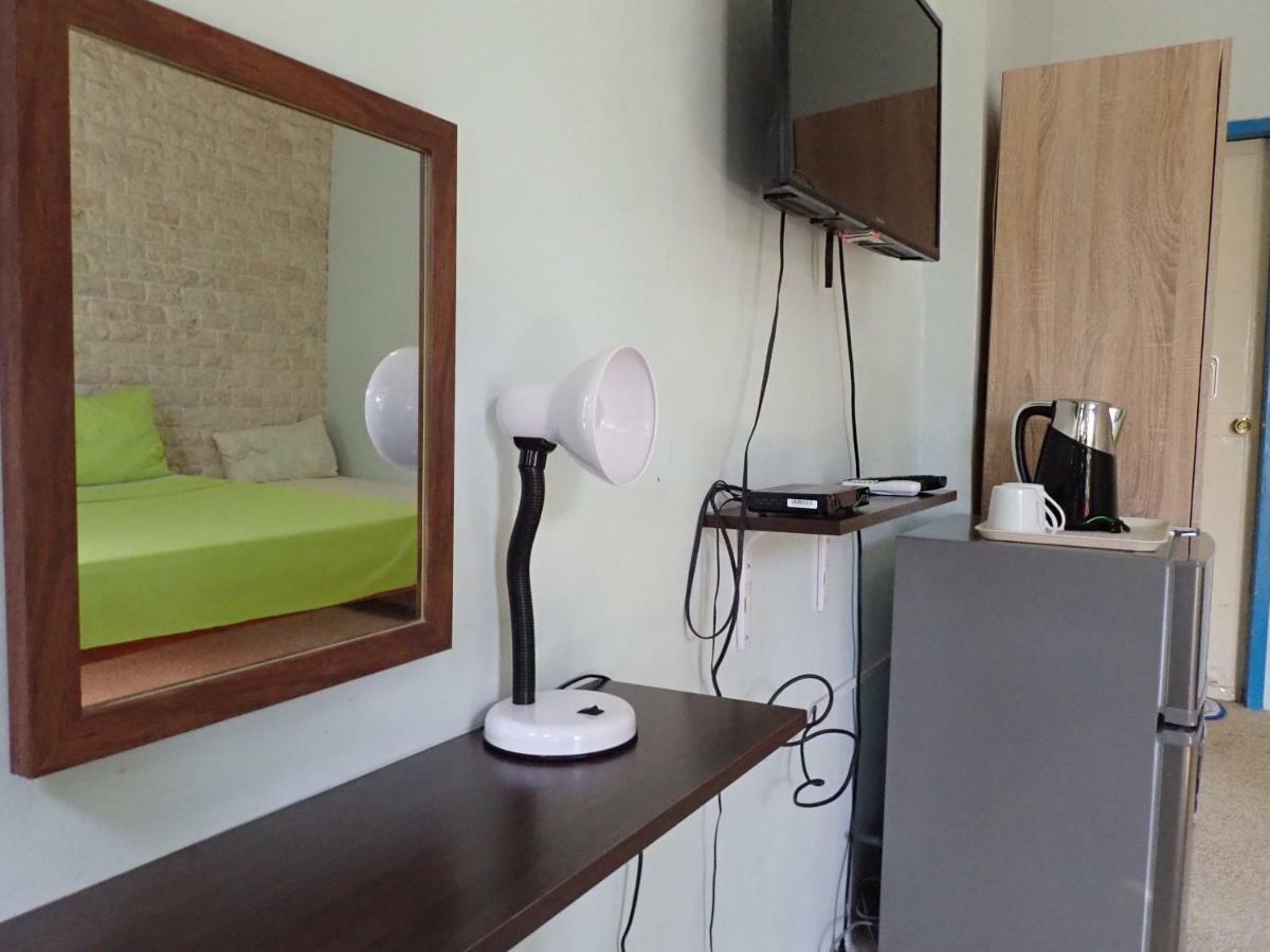 Nost Cottages Lapu-Lapu City Exterior photo